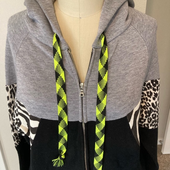 Marc Jacobs heavy weight wool blend hoodie with patchwork. - Picture 4 of 5